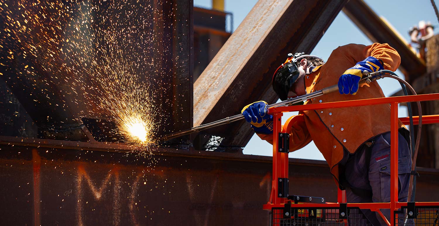 Birdon staff decommissioning vessel